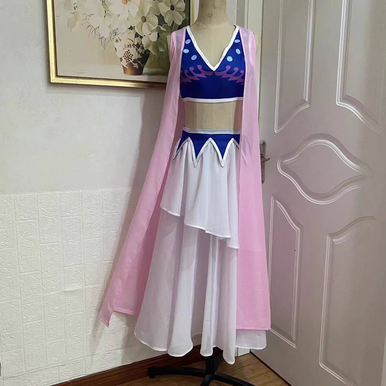 Kostum Cosplay dengan Nama Bar - Party Games Name ulasan dan harga